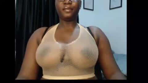 Snapshot of sexy_pearl12 chatting on 07-09-26, 07:12 zoe online show from 07-09-26, 07:12