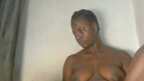 Snapshot of sexy_petitqueen chatting on 05-06-26, 04:08 sexy_petitqueen online show from 05-06-26, 04:08