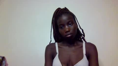 sexy_petittie online show from 10-03-25, 06:21