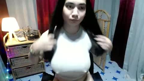 Snapshot of sexy_pussy143 chatting on 04-20-26, 04:15 angela online show from 04-20-26, 04:15