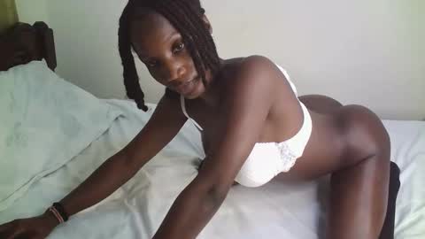Snapshot of sexy_red17 chatting on 09-14-25, 06:45 sexy online show from 09-14-25, 06:45