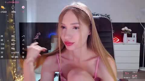 Annie - Your Dream Girl online show from 03-06-25, 07:47