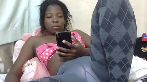 Snapshot of sexy_sandrah chatting on 01-21-25, 04:54 sexy_sandrah online show from 01-21-25, 04:54