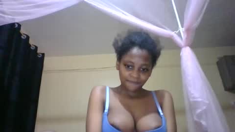 Snapshot of sexy_short chatting on 09-09-25, 05:45 Janet online show from 09-09-25, 05:45