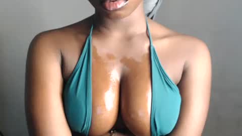 naomi online show from 10-26-25, 02:06