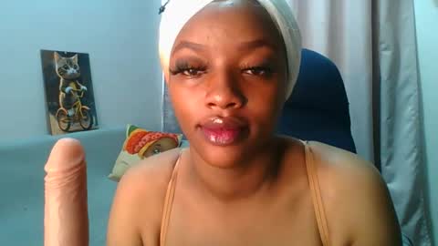 Snapshot of sexy_sweetcandy chatting on 10-21-25, 06:36 sexy sweetcandy online show from 10-21-25, 06:36