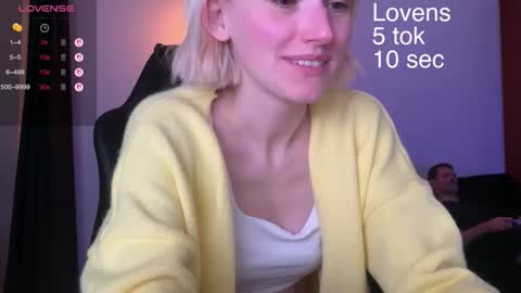 Snapshot of sexy_sweets chatting on 09-13-25, 10:20 Sexy-Sweets online show from 09-13-25, 10:20