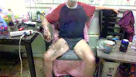 Snapshot of sexy_white_daddy chatting on 04-30-26, 06:03 Daddy online show from 04-30-26, 06:03