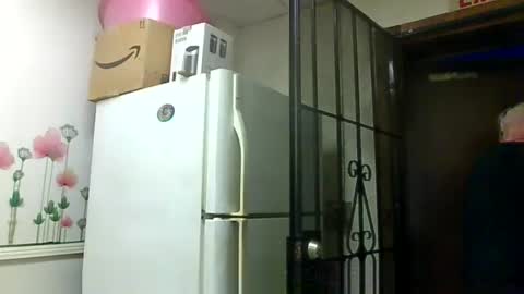 Snapshot of sexy_white_daddy chatting on 05-01-26, 12:54 Daddy online show from 05-01-26, 12:54