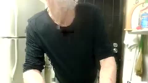 Snapshot of sexy_white_daddy chatting on 05-02-26, 02:00 Daddy online show from 05-02-26, 02:00