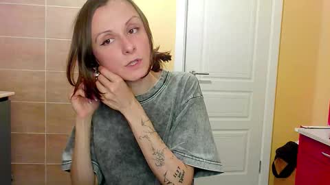 Snapshot of sexy_wise_kind chatting on 09-25-25, 12:25 Mandy Green online show from 09-25-25, 12:25