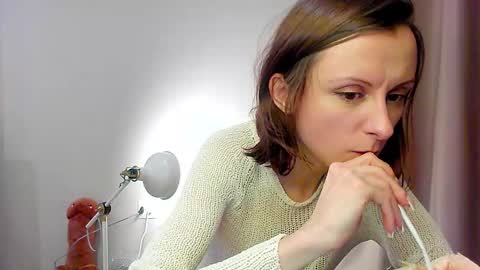 Snapshot of sexy_wise_kind chatting on 10-21-25, 06:52 Mandy Green online show from 10-21-25, 06:52