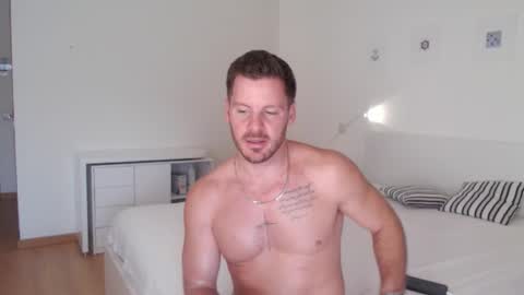 Snapshot of sexyandmarried chatting on 01-22-25, 01:32 sexyandmarried online show from 01-22-25, 01:32