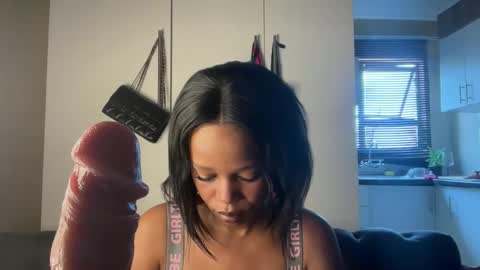 sexyasszeeee online show from 12-05-25, 09:18