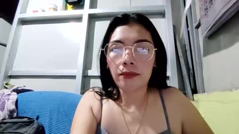 Snapshot of sexyathena29 chatting on 04-11-26, 11:36 sexyathena29 online show from 04-11-26, 11:36