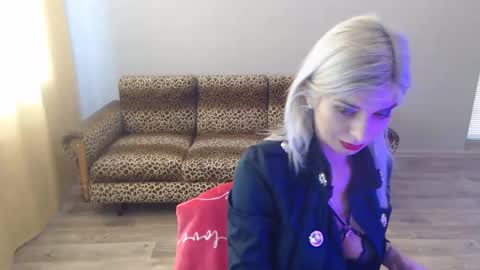 sexybeatriice online show from 02-18-25, 07:21