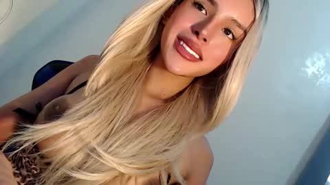 Seraphina Blaze online show from 02-15-25, 05:41