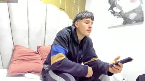 Snapshot of sexyboy_vc chatting on 09-17-25, 12:07 owen sky online show from 09-17-25, 12:07