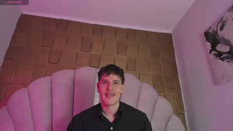 Snapshot of sexyboy_vc chatting on 09-18-25, 12:07 owen sky online show from 09-18-25, 12:07