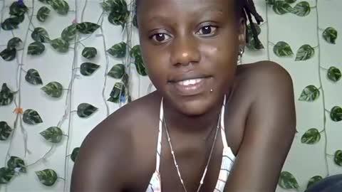Snapshot of sexybree_love chatting on 12-17-24, 12:12 sexybree_love online show from 12-17-24, 12:12