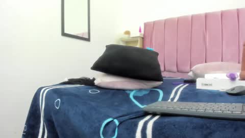 sexybrown_2005 online show from 12-21-24, 02:52
