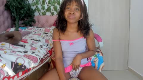 Snapshot of sexybrunnetem chatting on 12-23-24, 08:44 sofia online show from 12-23-24, 08:44