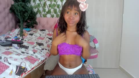 Snapshot of sexybrunnetem chatting on 12-24-24, 08:11 sofia online show from 12-24-24, 08:11
