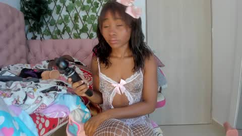 Snapshot of sexybrunnetem chatting on 12-25-24, 10:50 sofia online show from 12-25-24, 10:50