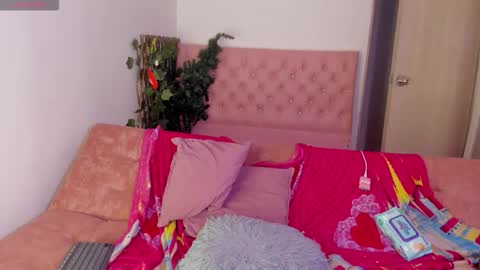 Snapshot of sexybrunnetem chatting on 02-19-26, 12:12 sofia online show from 02-19-26, 12:12