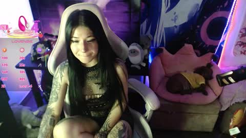 Snapshot of sexycarriie chatting on 03-13-26, 05:25 Carrie online show from 03-13-26, 05:25