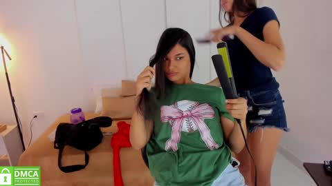 Snapshot of sexychanell_18 chatting on 12-30-24, 03:46 chanell and yina online show from 12-30-24, 03:46