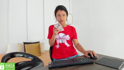 Snapshot of sexychanell_18 chatting on 01-29-25, 12:45 chanell and yina online show from 01-29-25, 12:45