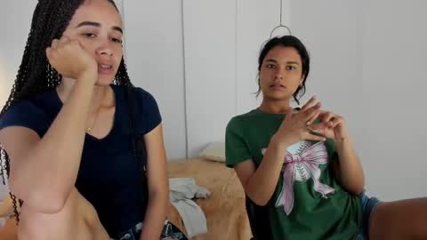 Snapshot of sexychanell_18 chatting on 02-25-25, 04:00 chanell and yina online show from 02-25-25, 04:00
