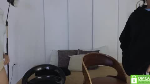 Snapshot of sexychanell_18 chatting on 09-19-25, 01:01 chanell and yina online show from 09-19-25, 01:01