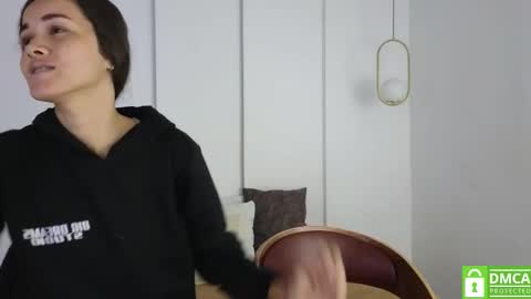 chanell and yina online show from 09-28-25, 01:16