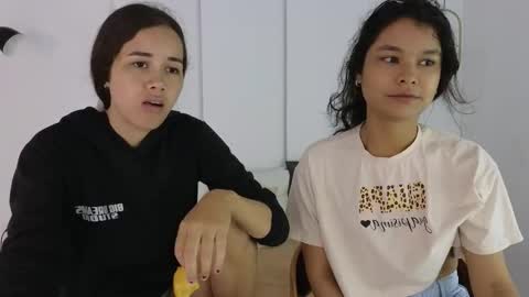 chanell and yina online show from 10-05-25, 01:09