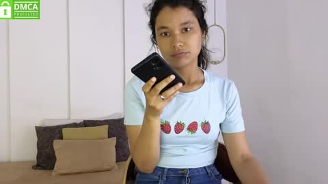 chanell and yina online show from 05-06-26, 12:10