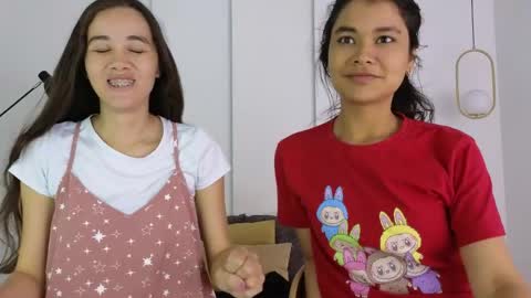 chanell and yina online show from 05-07-26, 01:49