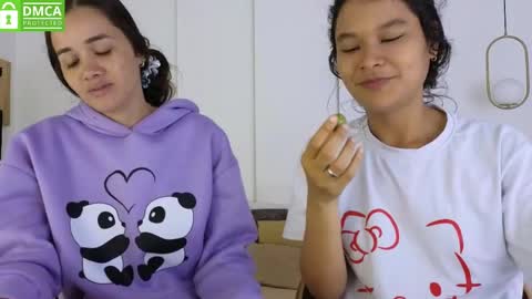 chanell and yina online show from 06-06-26, 01:49