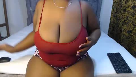 Snapshot of sexychocco_ chatting on 01-15-25, 05:26 sexychocco online show from 01-15-25, 05:26