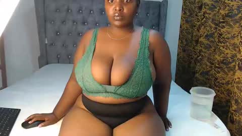 Snapshot of sexychocco_ chatting on 01-18-25, 07:15 sexychocco online show from 01-18-25, 07:15