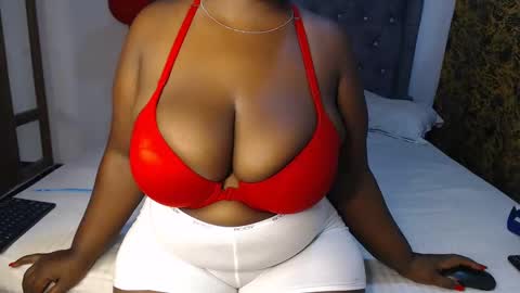 Snapshot of sexychocco_ chatting on 02-23-25, 01:53 sexychocco online show from 02-23-25, 01:53