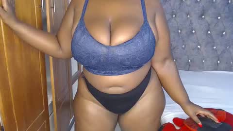 Snapshot of sexychocco_ chatting on 02-26-25, 11:09 sexychocco online show from 02-26-25, 11:09