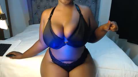 Snapshot of sexychocco_ chatting on 10-26-25, 07:47 sexychocco online show from 10-26-25, 07:47