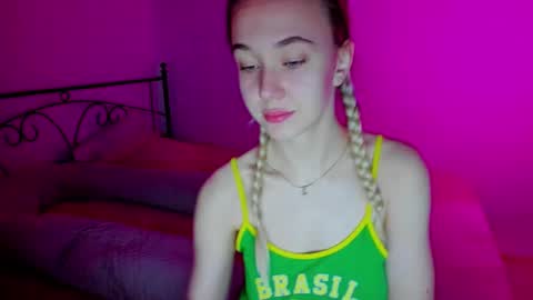 Snapshot of sexycocobutt chatting on 12-06-24, 07:54 Sophia online show from 12-06-24, 07:54