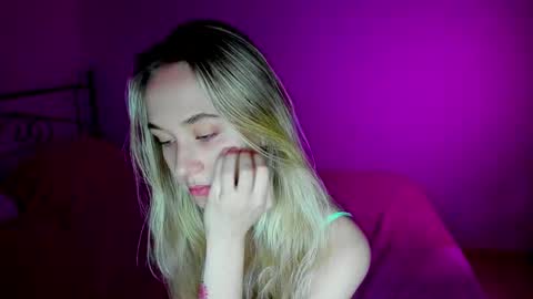 Snapshot of sexycocobutt chatting on 02-06-25, 09:32 Sophia online show from 02-06-25, 09:32