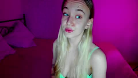 Snapshot of sexycocobutt chatting on 03-12-25, 02:01 Sophia online show from 03-12-25, 02:01