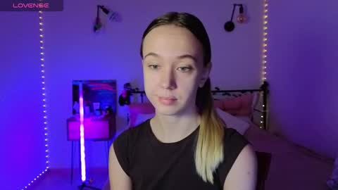 Sophia online show from 10-31-25, 08:04