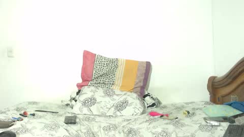 Snapshot of sexydarkhunter2 chatting on 01-08-25, 11:30 Mike online show from 01-08-25, 11:30