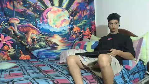 Snapshot of sexydarkhunter2 chatting on 01-12-26, 08:25 Mike online show from 01-12-26, 08:25